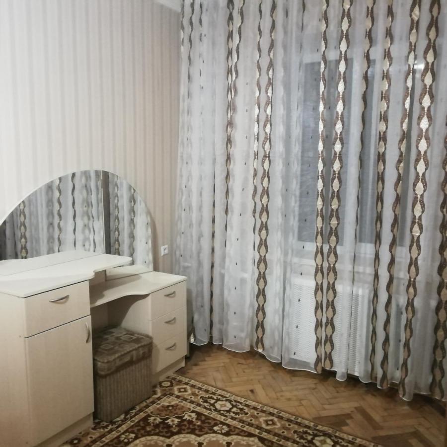 Ferienwohnung 2К. Центр Возле Гуливера.Бассейная 10 Kiew Exterior foto