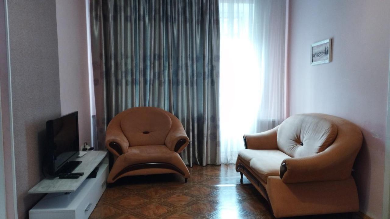 Ferienwohnung 2К. Центр Возле Гуливера.Бассейная 10 Kiew Exterior foto