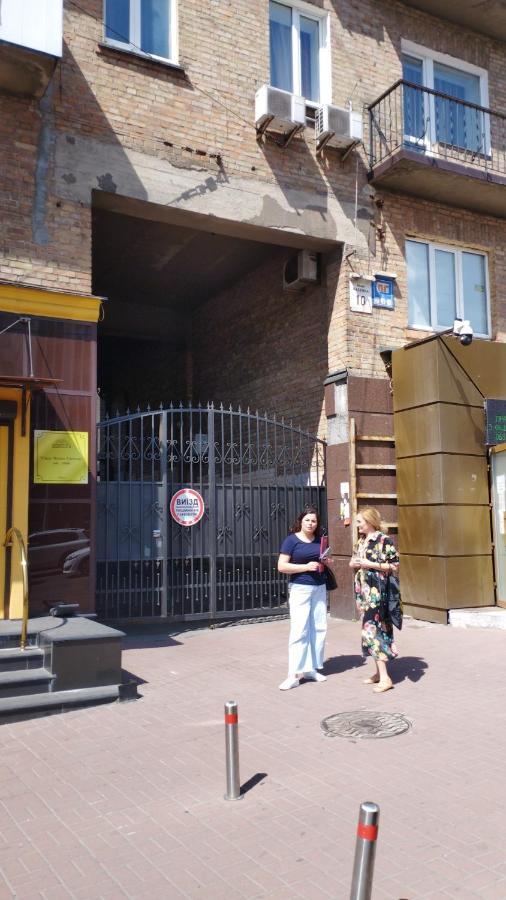 Ferienwohnung 2К. Центр Возле Гуливера.Бассейная 10 Kiew Exterior foto