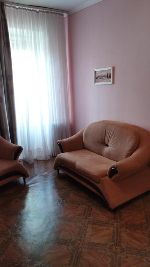 Ferienwohnung 2К. Центр Возле Гуливера.Бассейная 10 Kiew Exterior foto